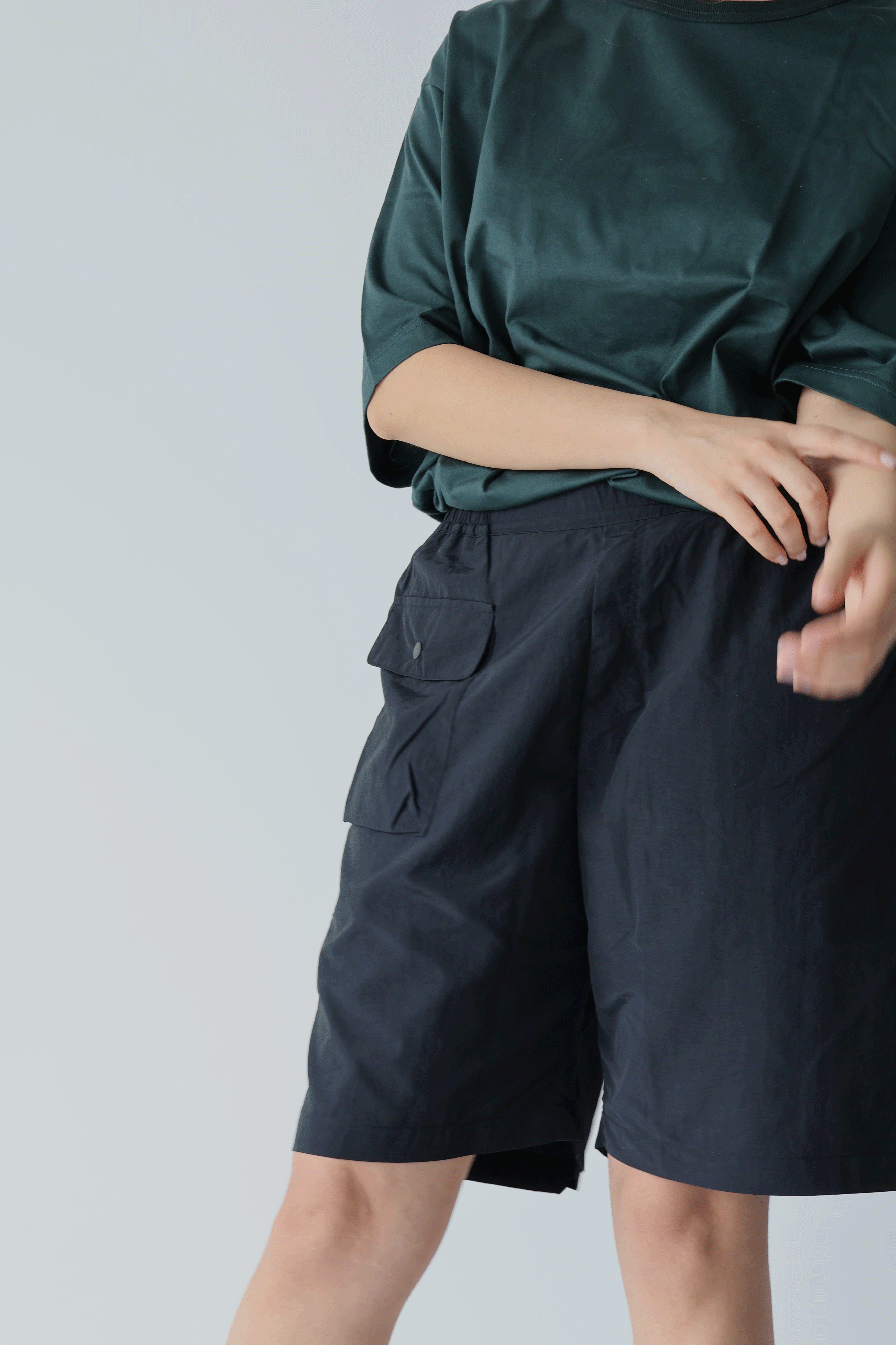 優れた耐久性と快適性を備える、5ポケットショートパンツ。